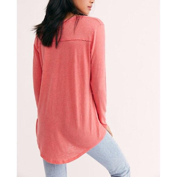 NWOT Free People We The Free Coral Long Sleeve V-Neck Slouchy Top - Picture 3 of 15